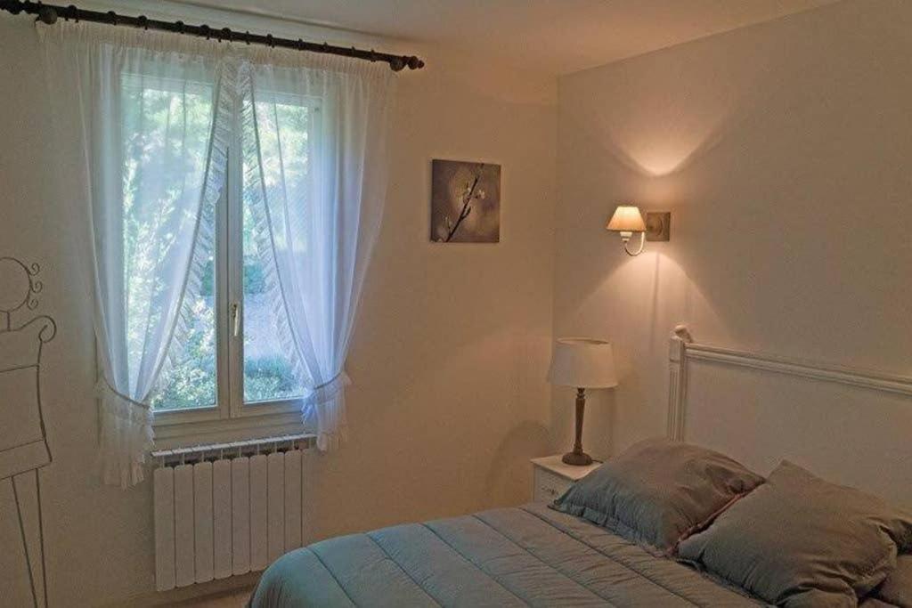 Villa La Lurette, Appartement Et Studio Saint-Étienne-les-Orgues Екстериор снимка