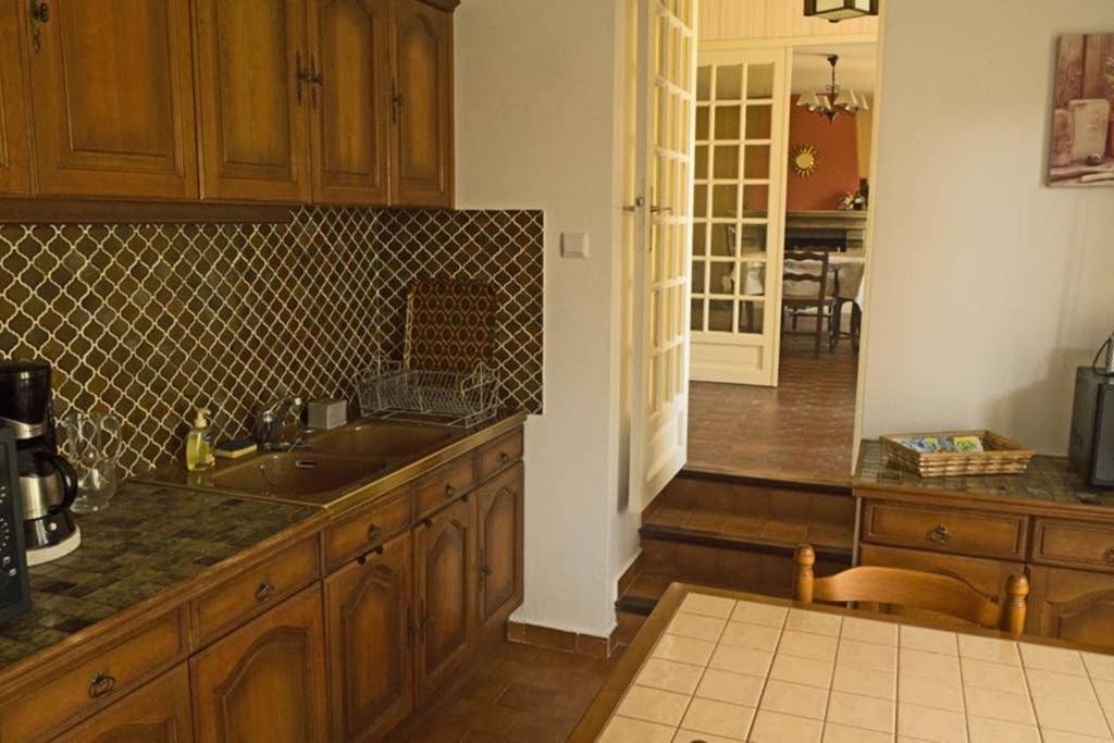 Villa La Lurette, Appartement Et Studio Saint-Étienne-les-Orgues Екстериор снимка