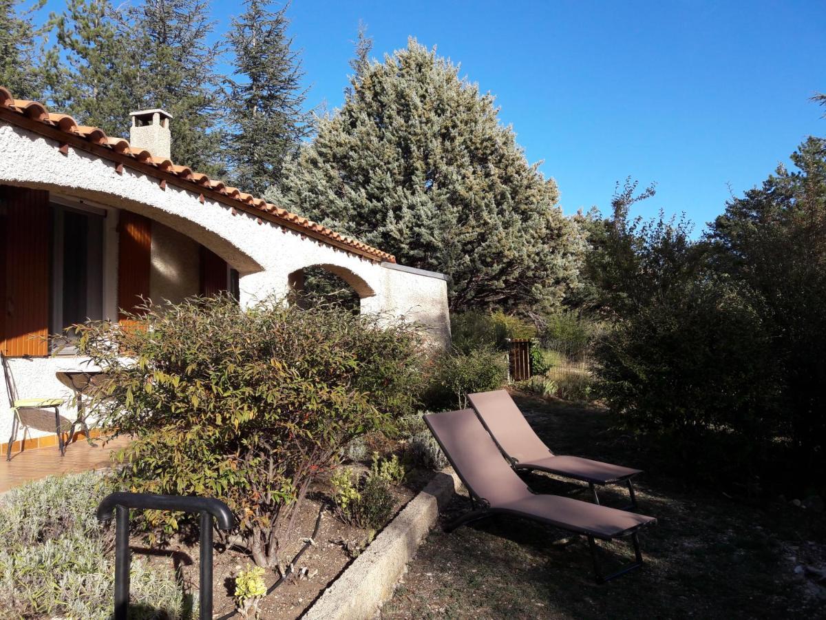 Villa La Lurette, Appartement Et Studio Saint-Étienne-les-Orgues Екстериор снимка